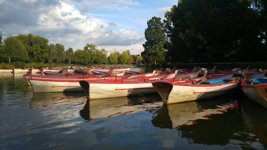 Boat rental at Daumesnil Lake